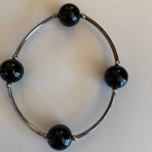 Stretchy beaded bracelet